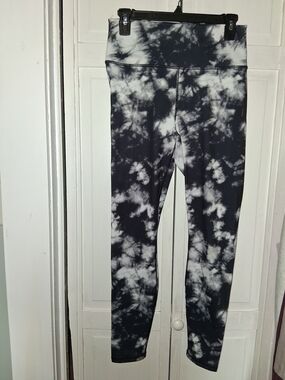 Fabletics Black & White Tie-Dye Leggings